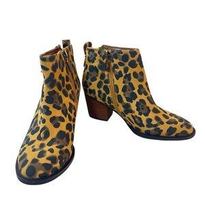 Aqua College Nancy Suede Block Heel Ankle Boots Womens Size 7.5 Heel Height 2.5”